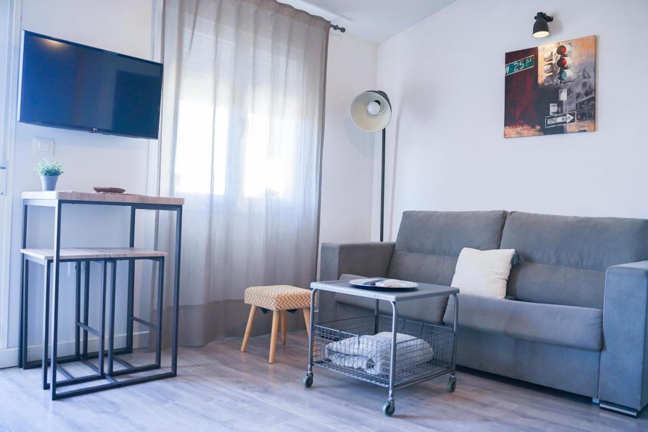 Apartamentos Suites Cariatide Plasencia Exteriör bild