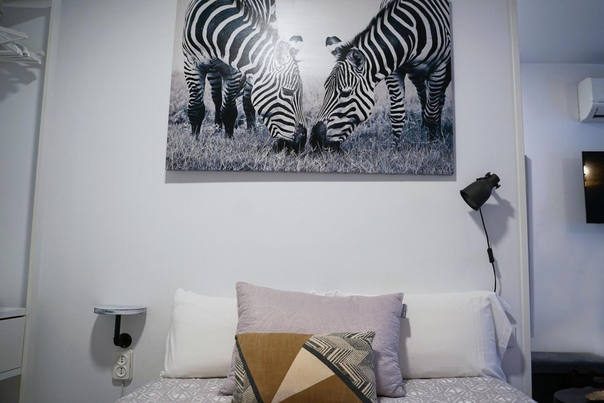 Apartamentos Suites Cariatide Plasencia Exteriör bild