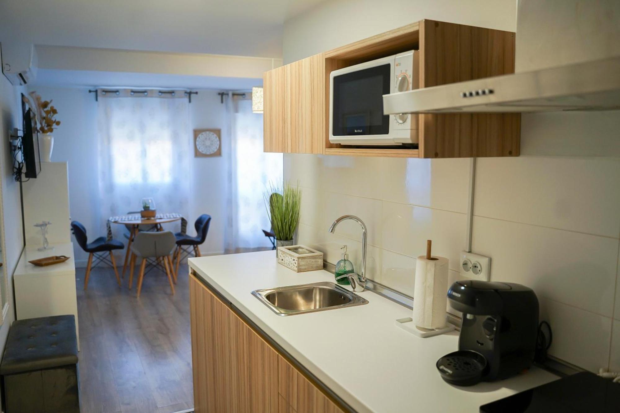 Apartamentos Suites Cariatide Plasencia Exteriör bild