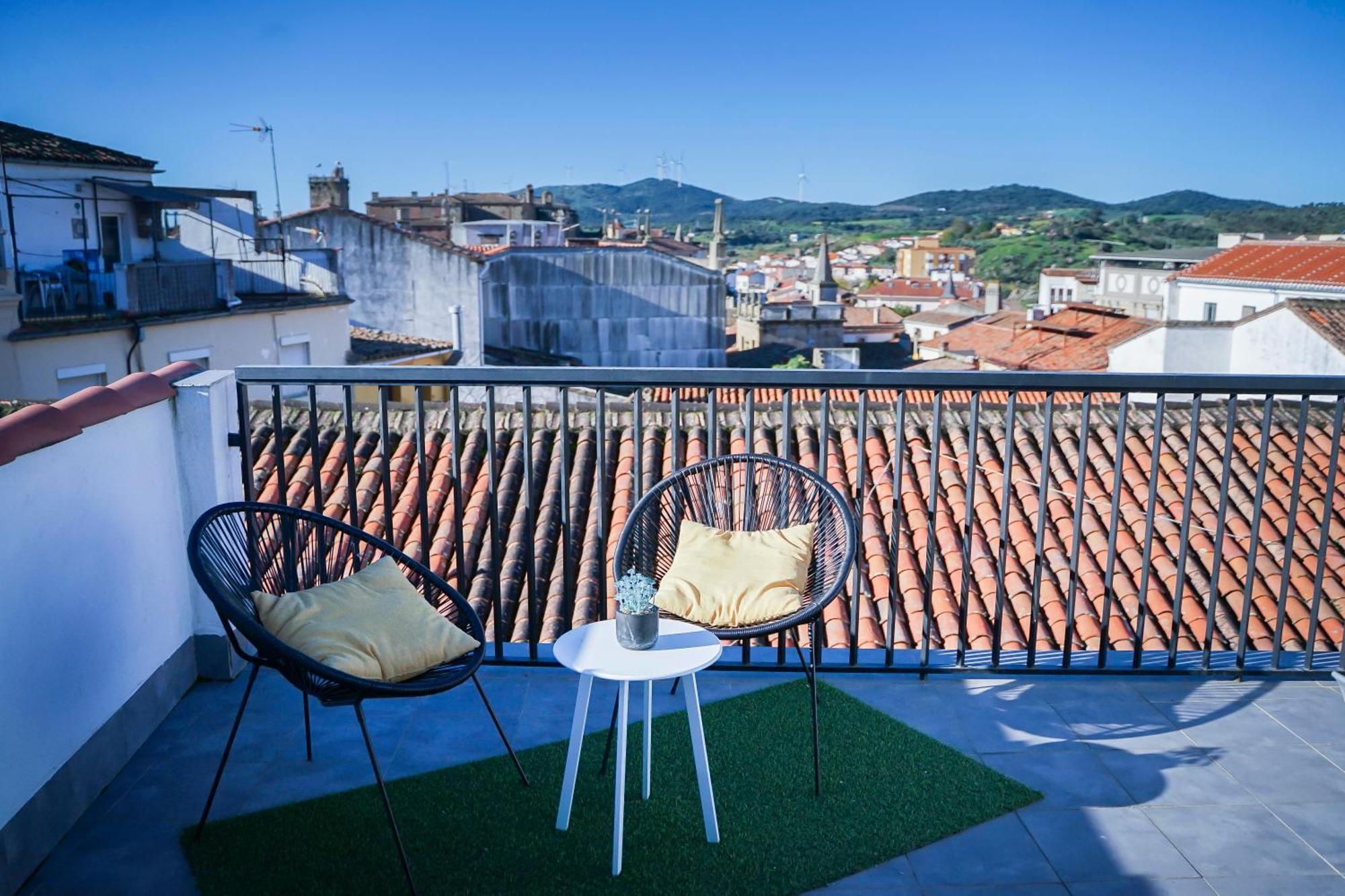 Apartamentos Suites Cariatide Plasencia Exteriör bild