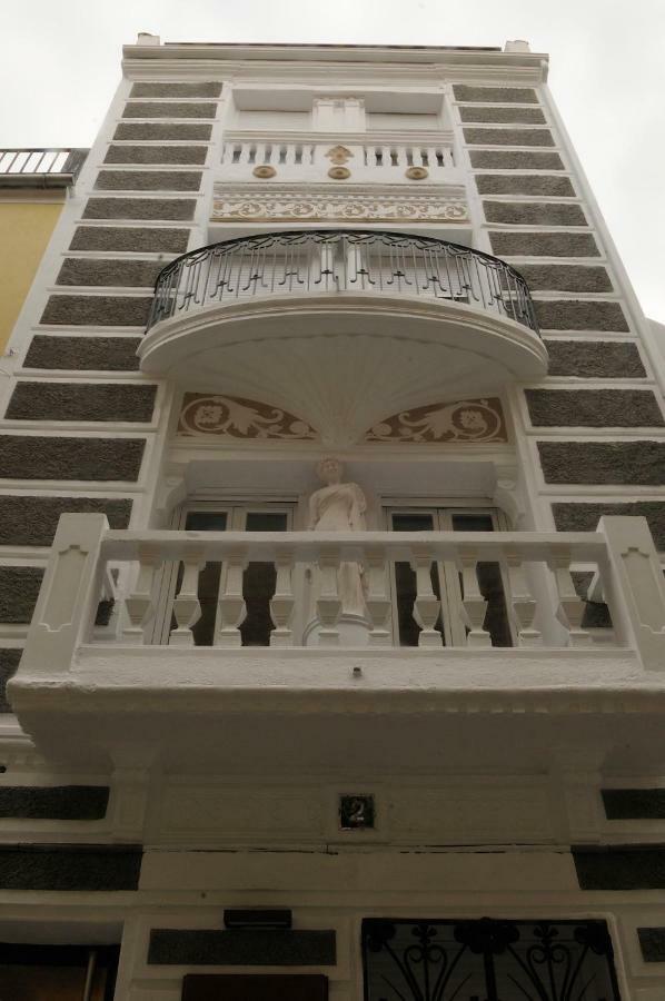 Apartamentos Suites Cariatide Plasencia Exteriör bild